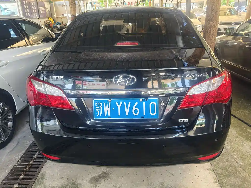 Hyundai Elantra 2015 — фото 10
