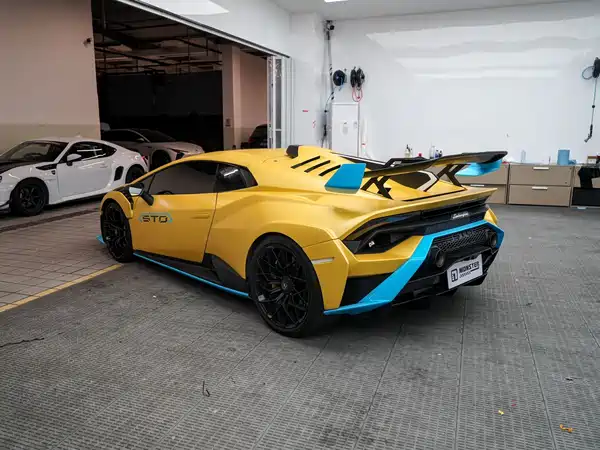 Lamborghini Huracan 2021