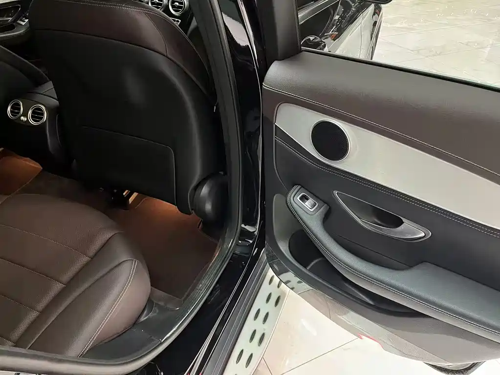 Mercedes-Benz GLC 2017 — фото 14