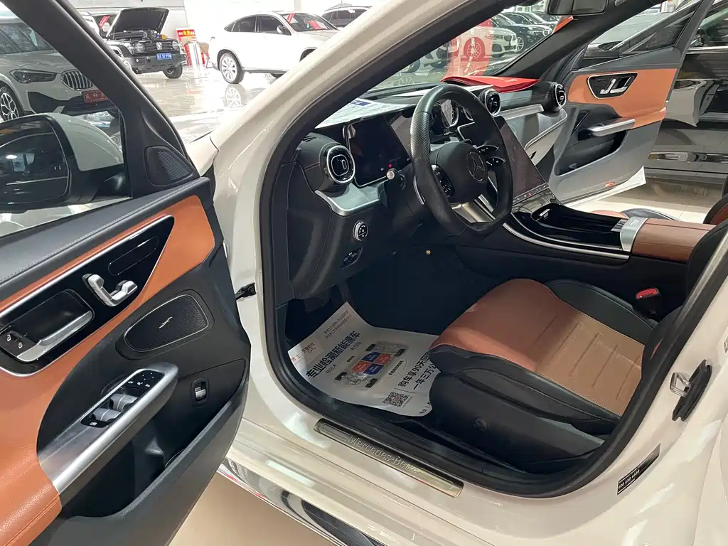 Mercedes-Benz C-Class 2023 — фото 8