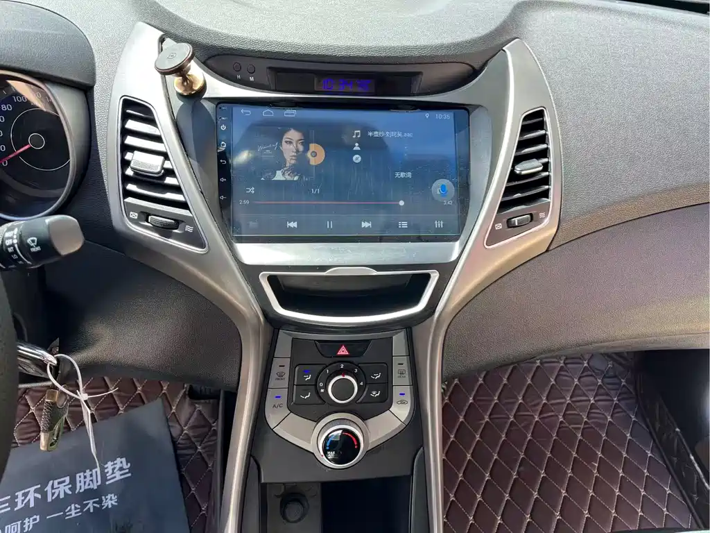 Hyundai Elantra Langdong 2018 — фото 31