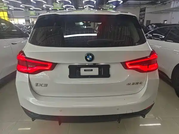 BMW iX3 2021