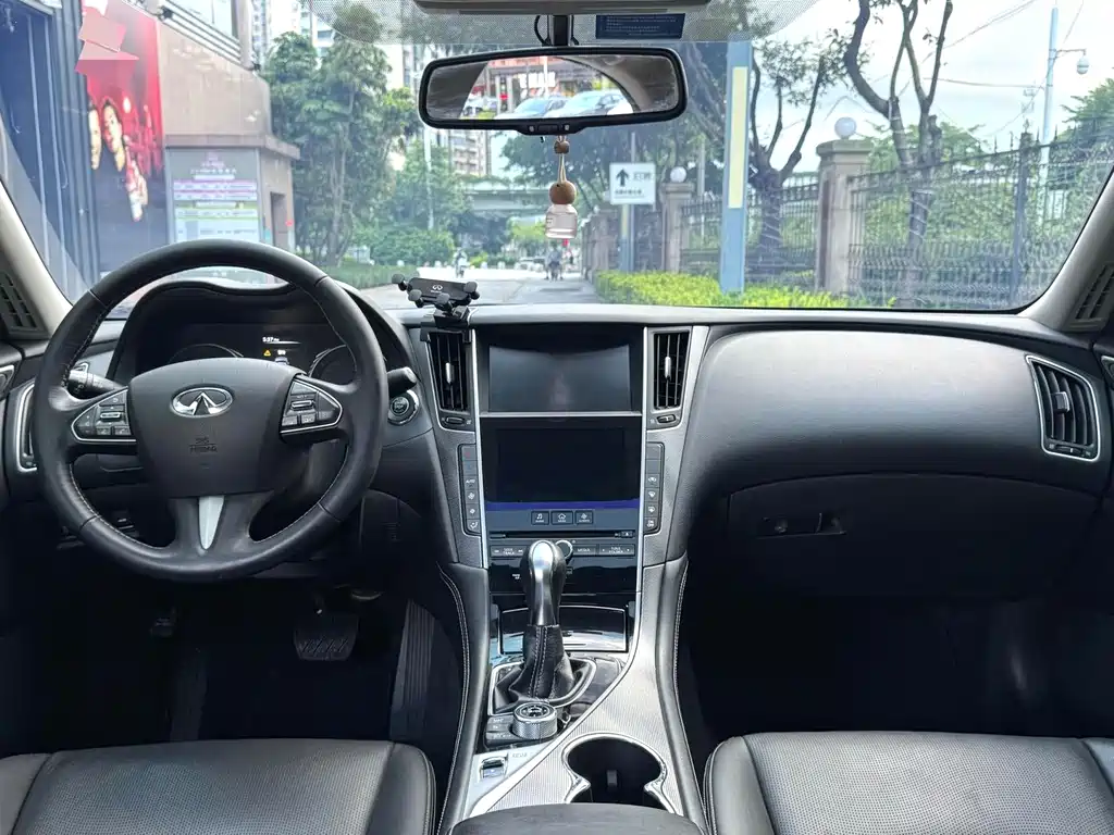 Infiniti Q50L 2015 — фото 8