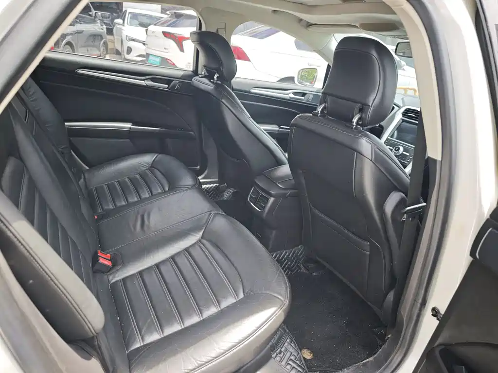 Ford Mondeo 2015 — фото 12