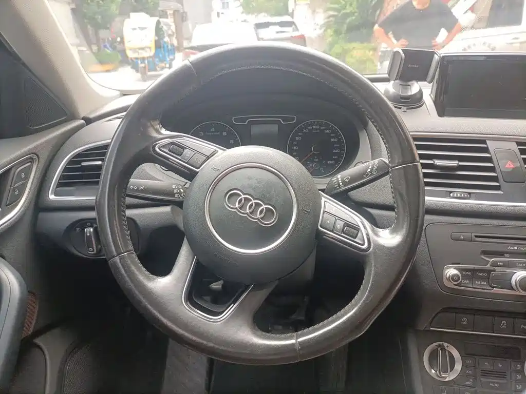 Audi Q3 2015 — фото 6