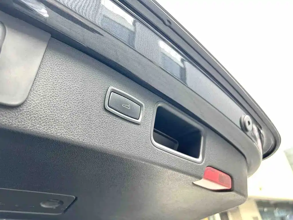 Porsche Macan 2019 — фото 17