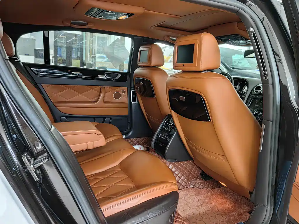 Bentley Flying Spur 2010 — фото 12