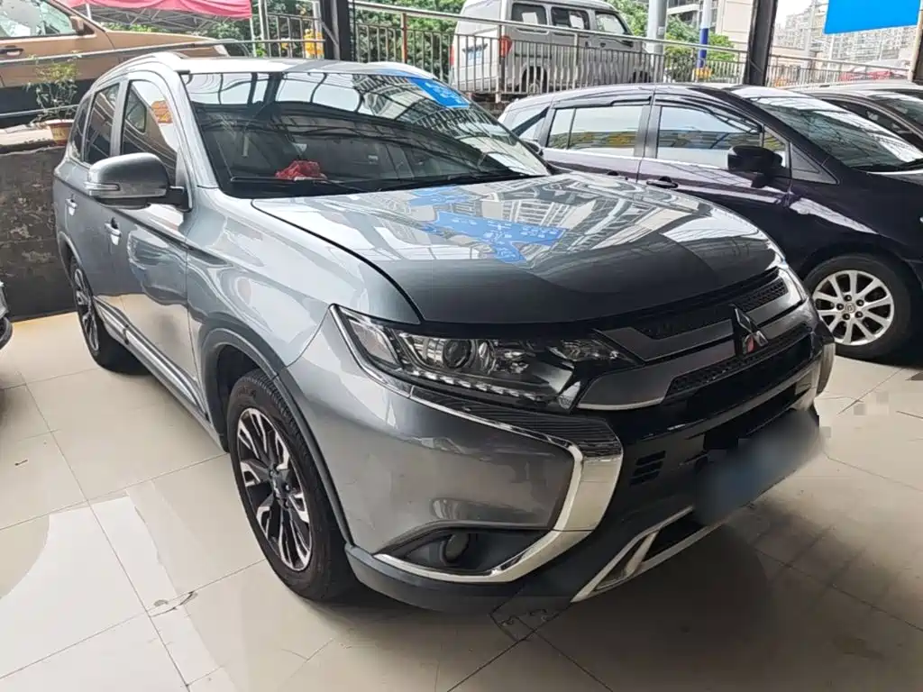 Mitsubishi Outlander 2019 — фото 4