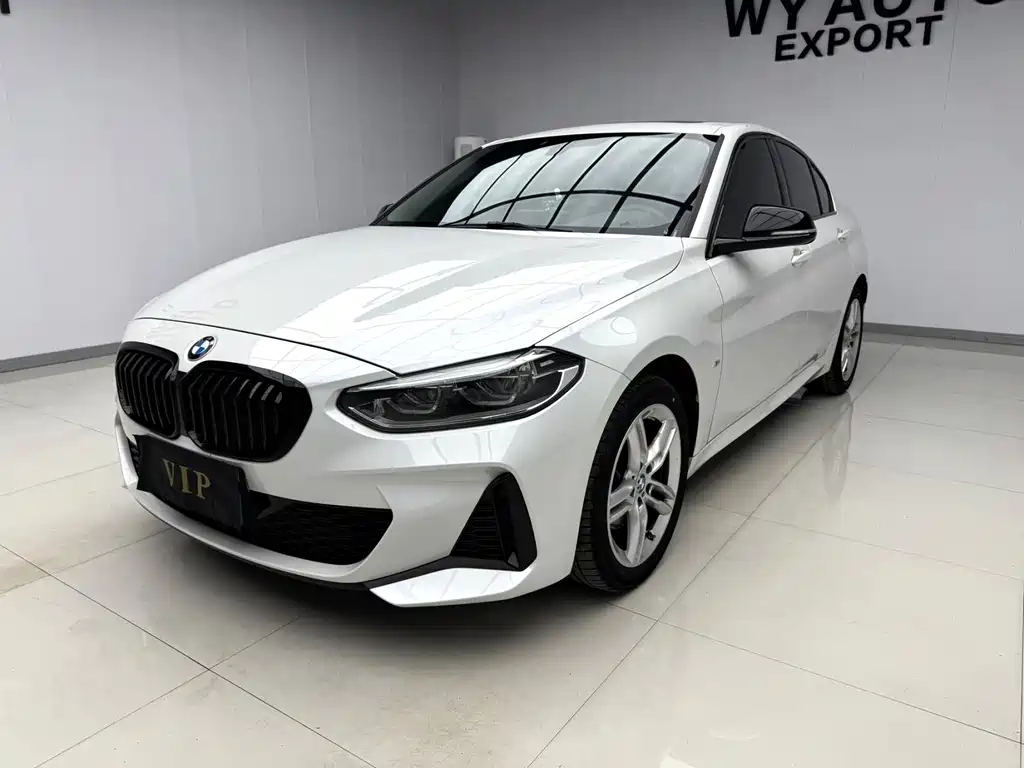 BMW 1 Series 2022 — фото 1