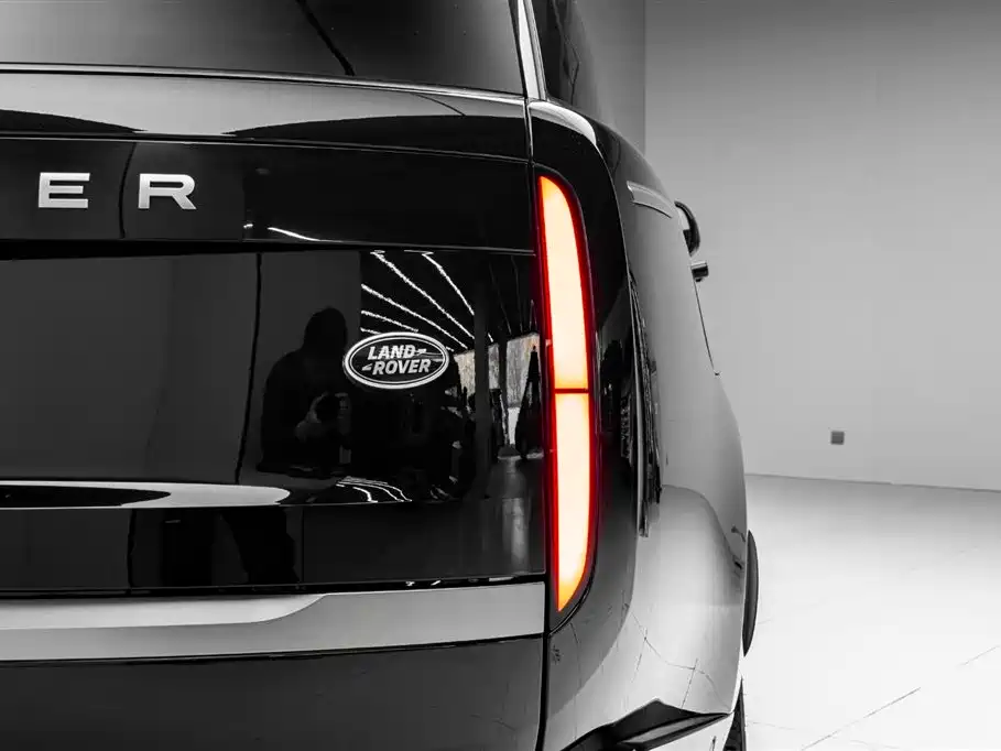 Land Rover Range Rover 2022 — фото 27