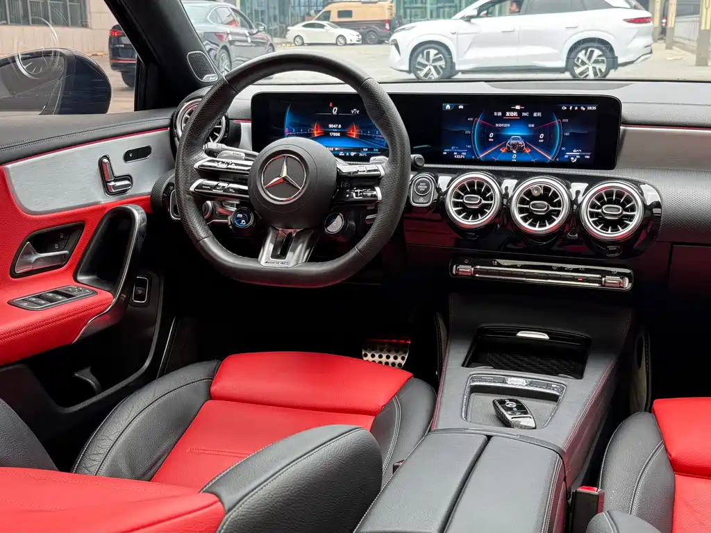 Mercedes-Benz A-Class AMG 2024 — фото 18