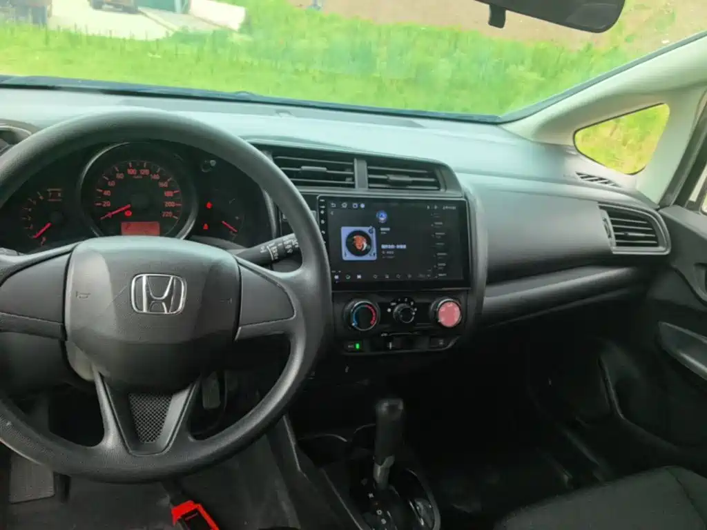 Honda Fit 2018 — фото 10