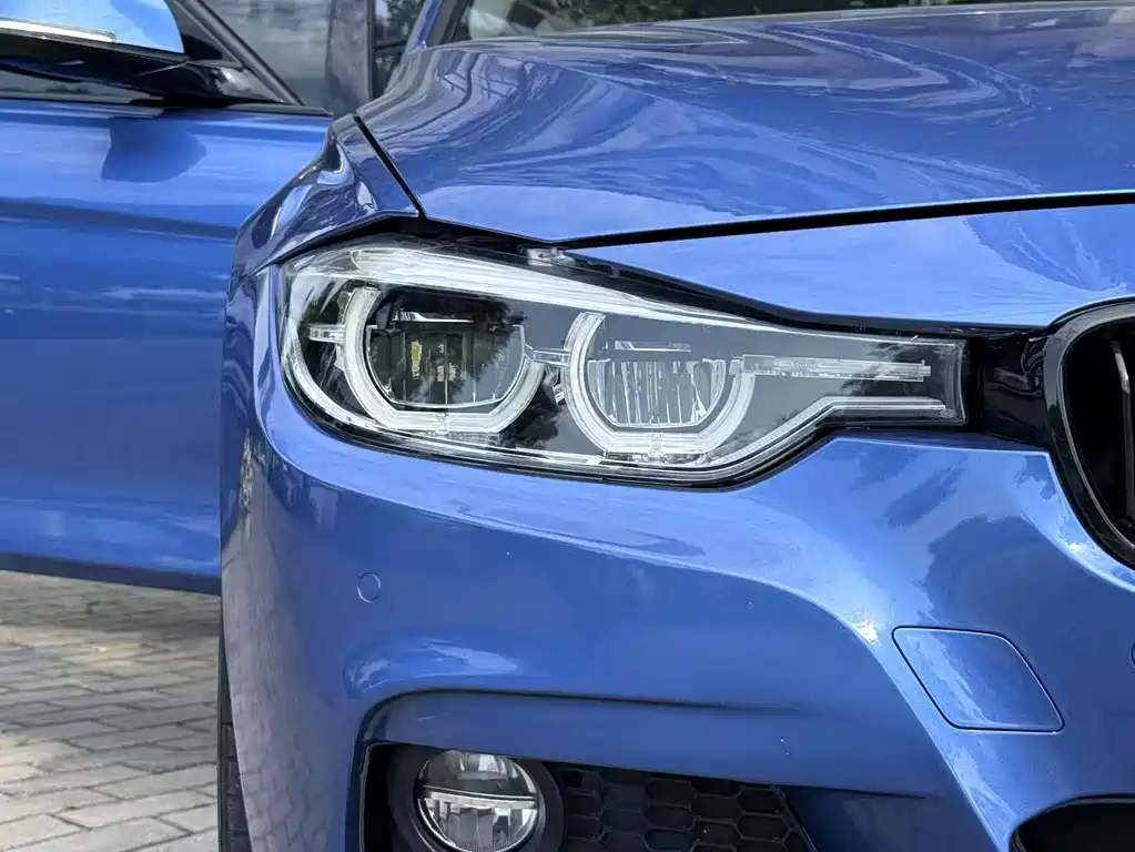BMW 3 Series 2018 — фото 10