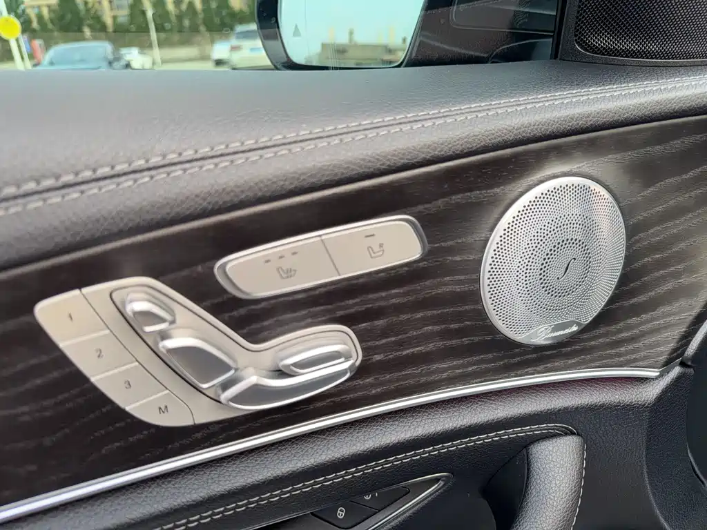Mercedes-Benz E-Class 2019 — фото 16
