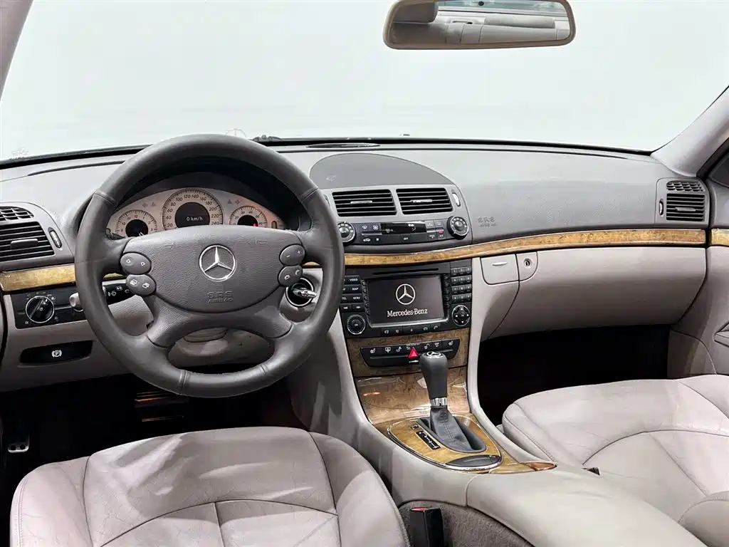 Mercedes-Benz E-Class 2008 — фото 13