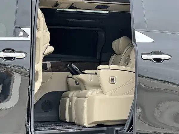 Toyota Vellfire 2024