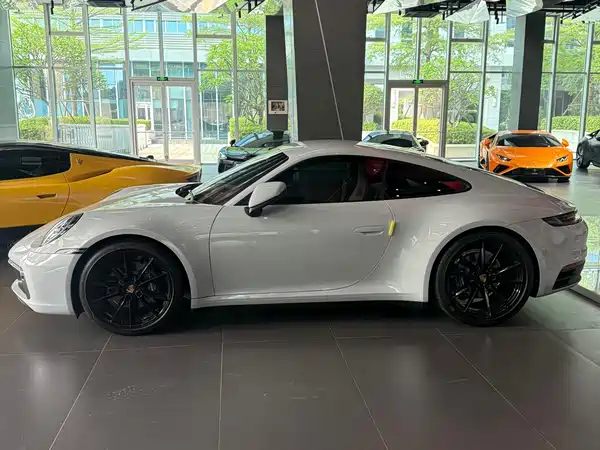 Porsche 911 2023