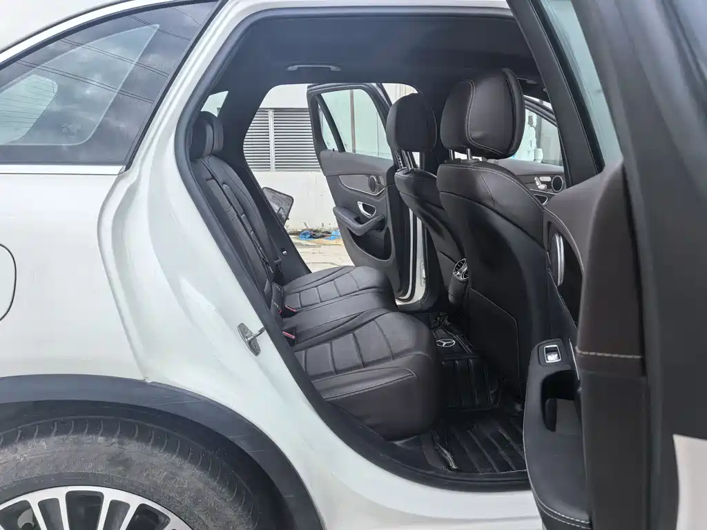 Mercedes-Benz GLC 2018 — фото 15