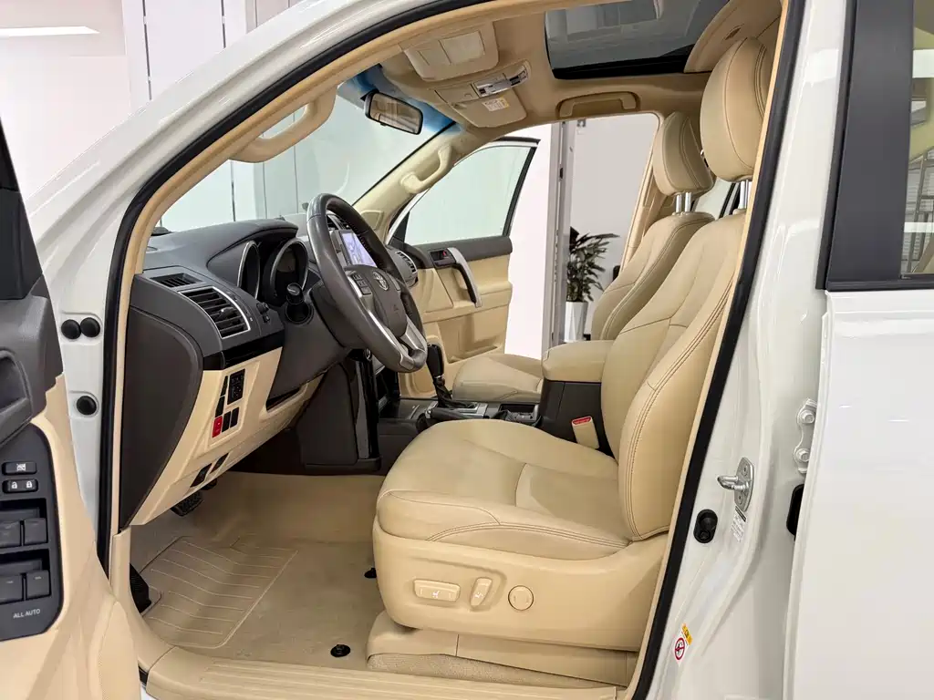 Toyota Prado 2016 — фото 10