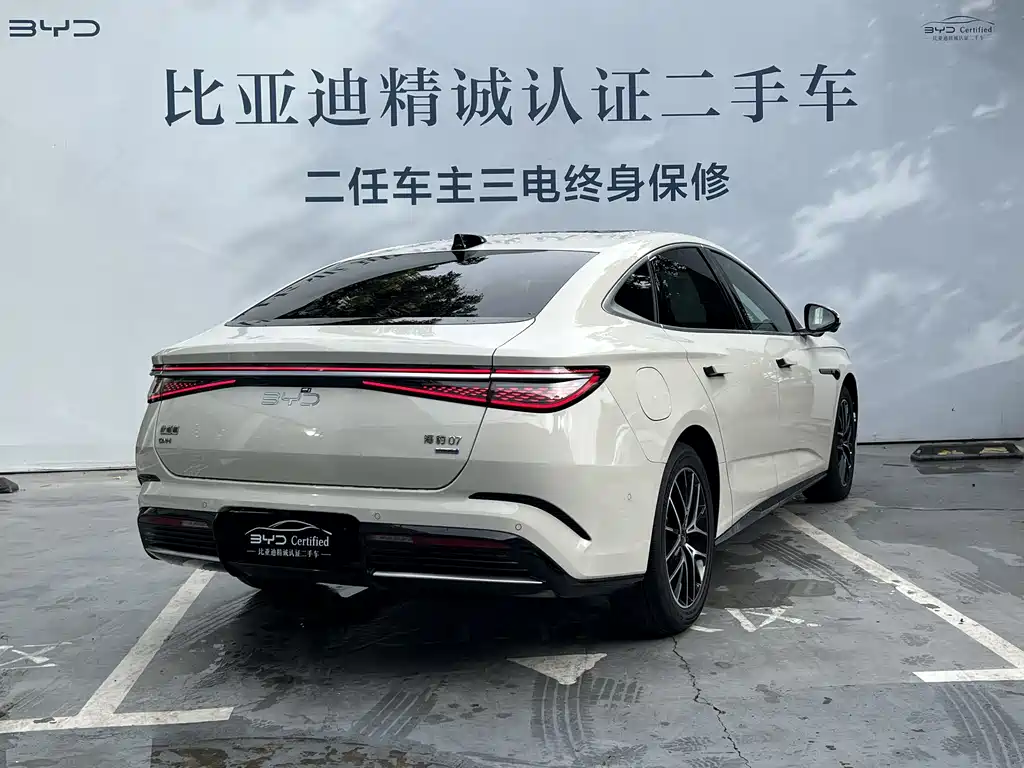 BYD Seal 07 DM-i 2025 — фото 5