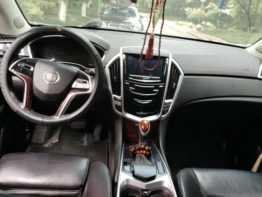 Cadillac SRX 2016 — фото 12