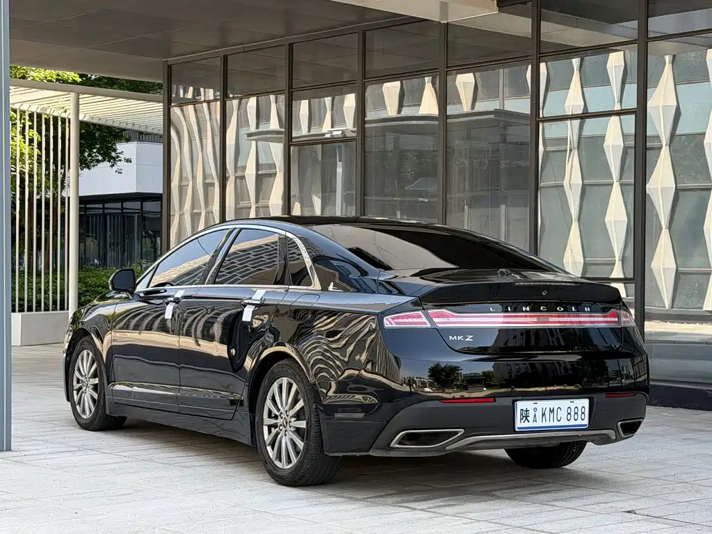 Lincoln MKZ 2018 — фото 4
