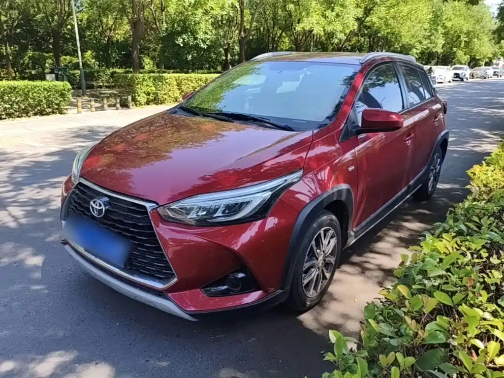 Toyota Yaris L 2021 — фото 2