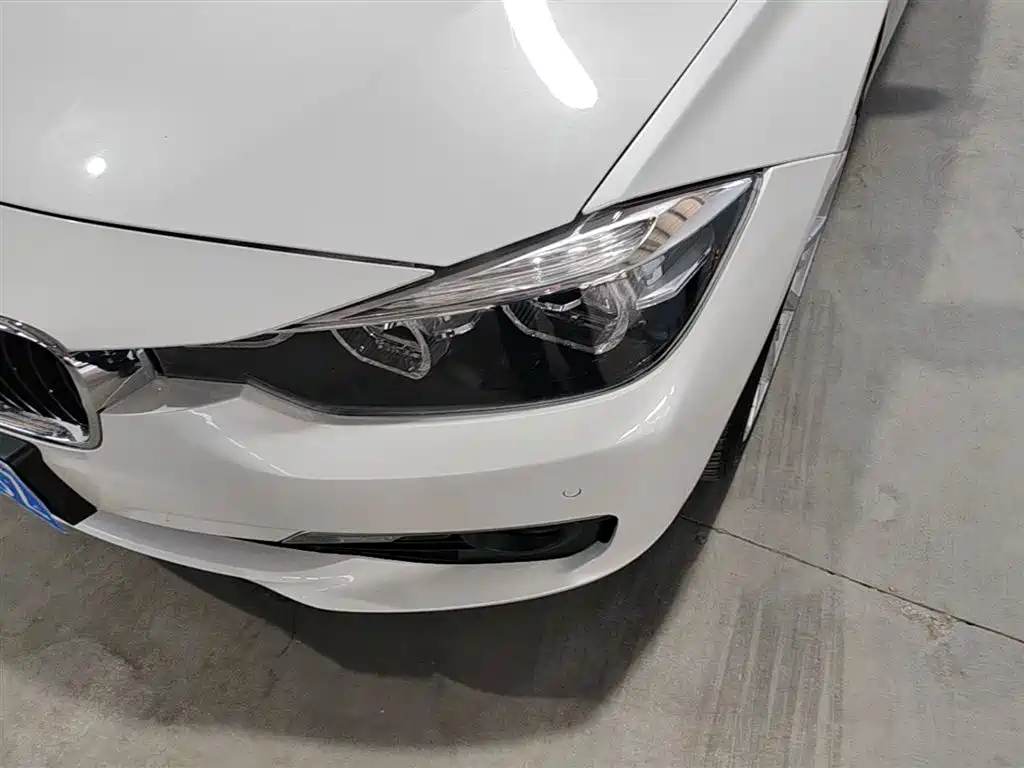 BMW 3 Series 2018 — фото 18