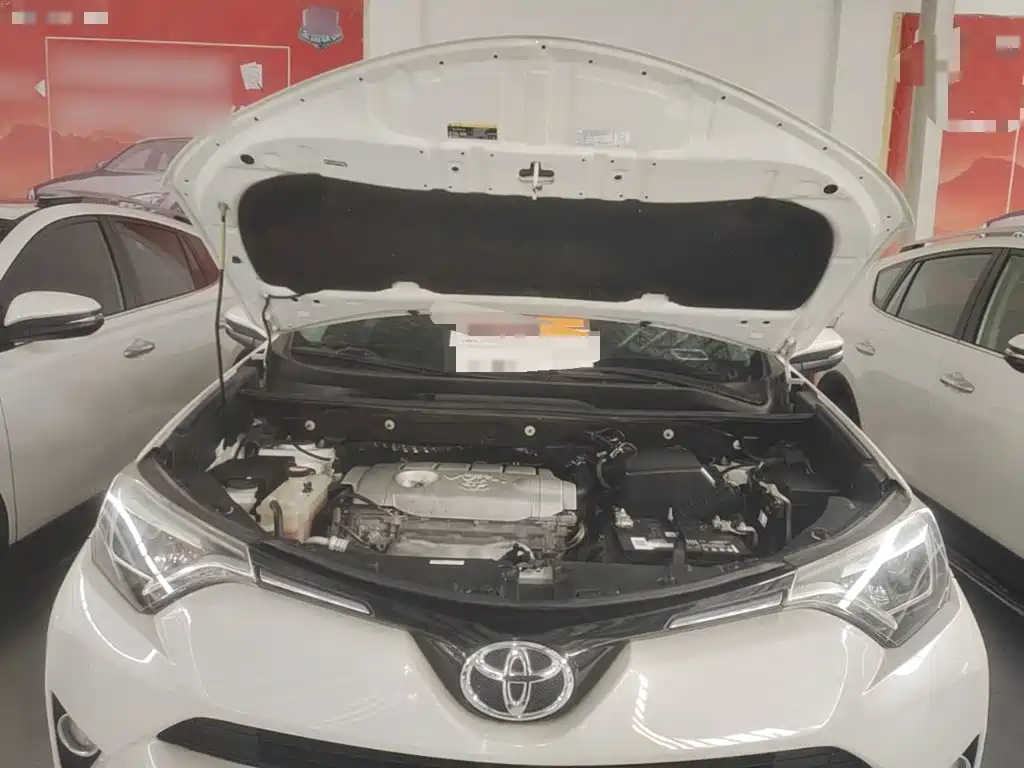 Toyota RAV4 2017 — фото 20