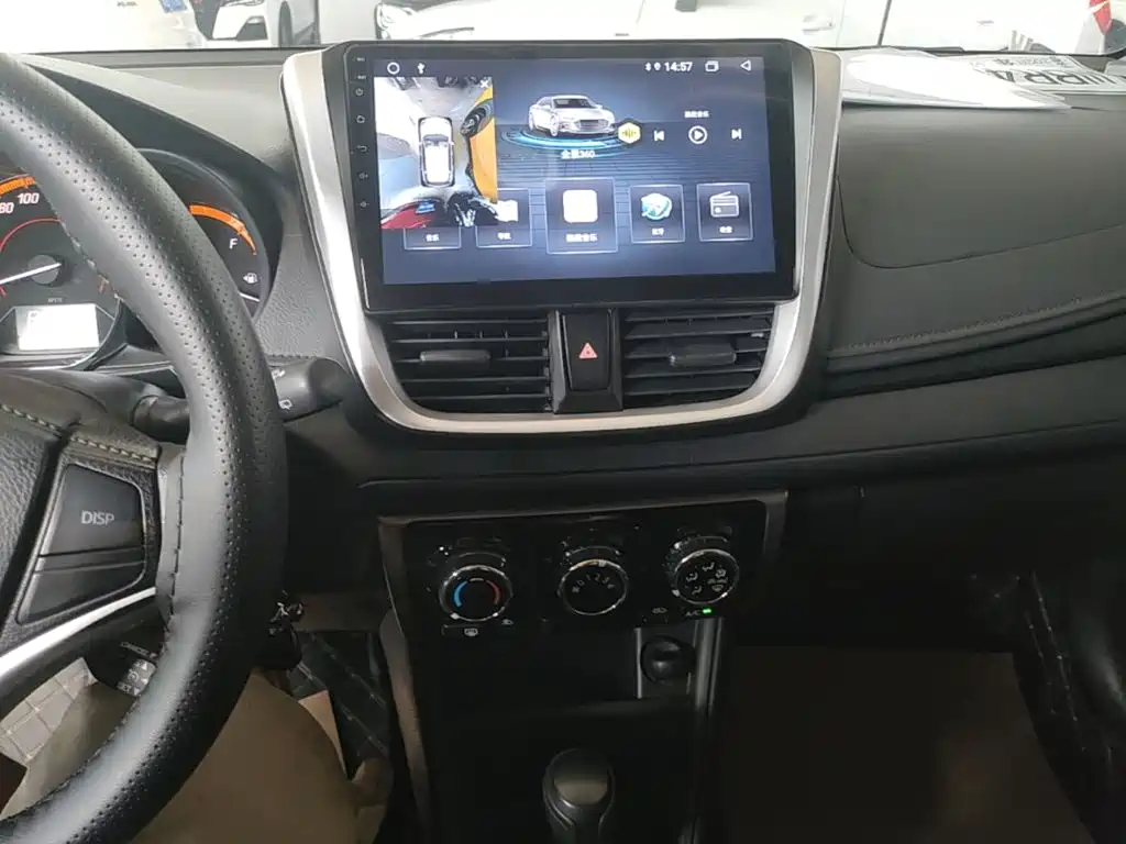 Toyota Yaris L 2021 — фото 13