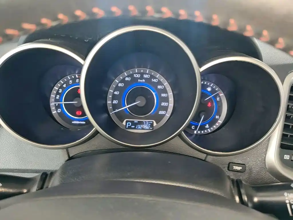 Changan Eado XT 2015 — фото 12