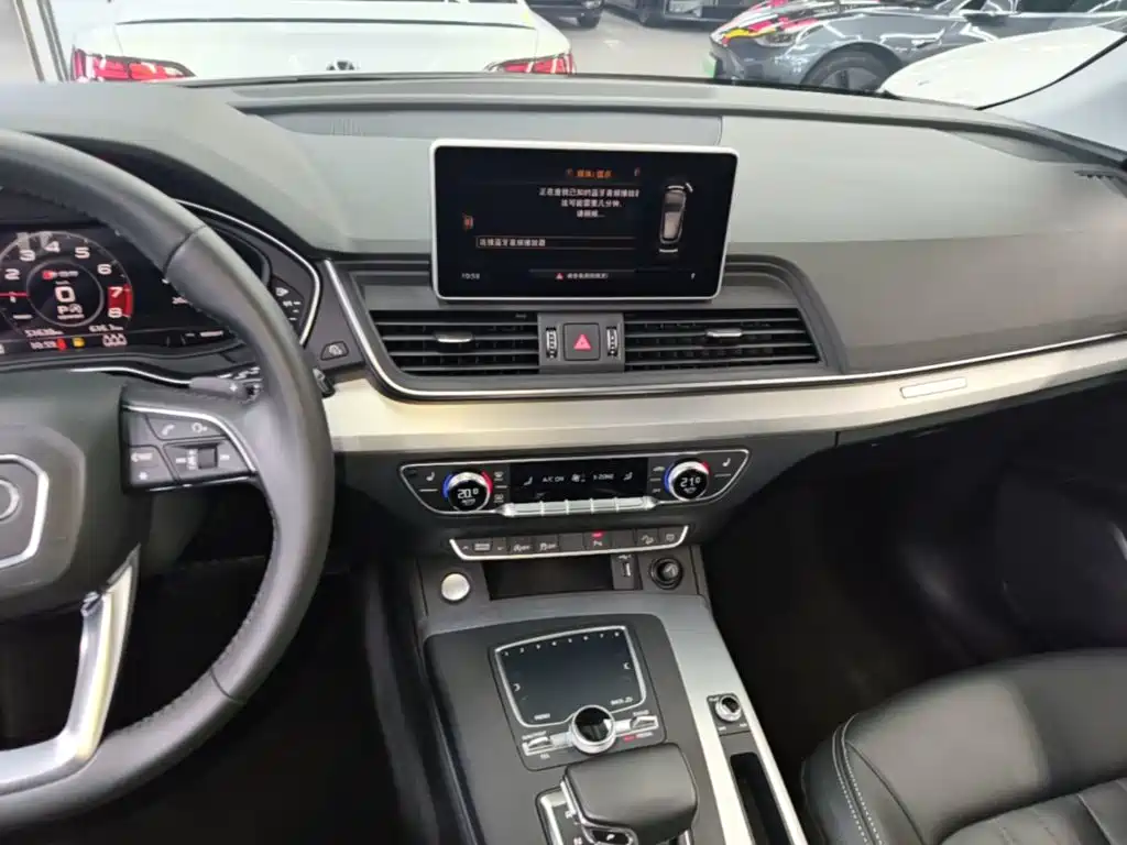 Audi Q5L 2021 — фото 13