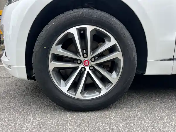 Jaguar F-PACE 2018