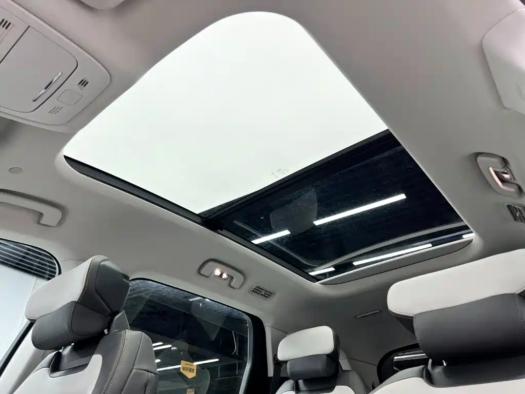 Ford Edge 2023 — фото 18