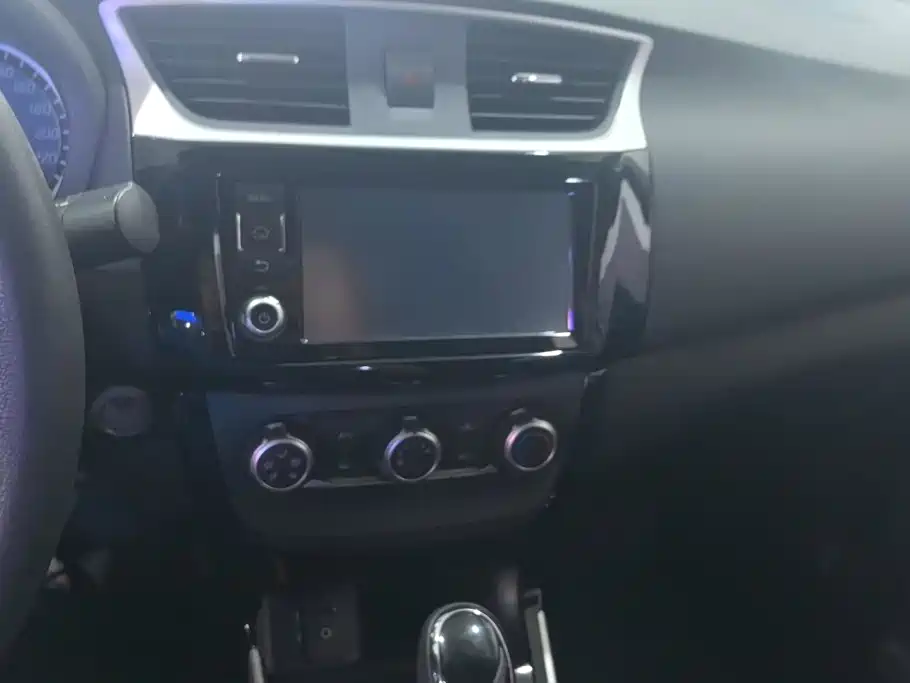 Nissan Sylphy 2017 — фото 13
