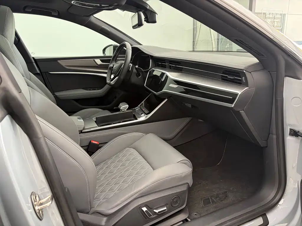 Audi A7L 2025 — фото 12