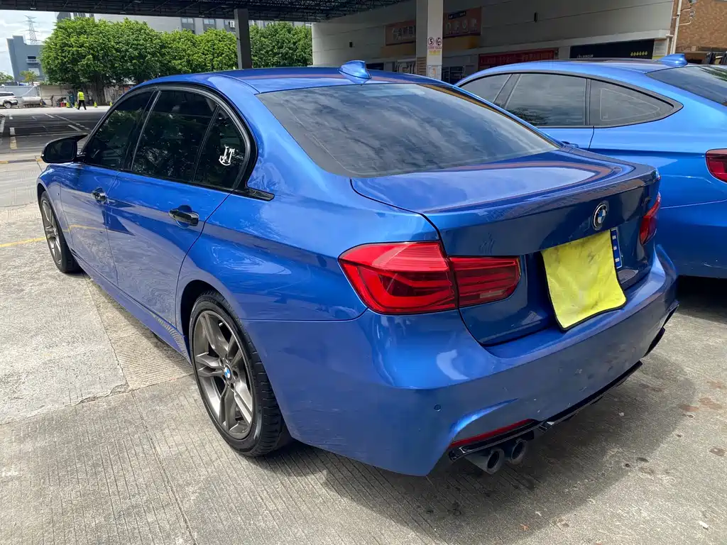 BMW 3 Series 2018 — фото 11