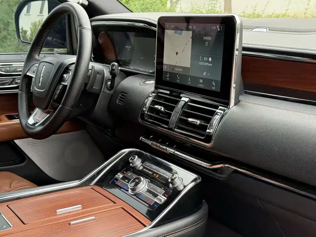 Lincoln Navigator 2019 — фото 10