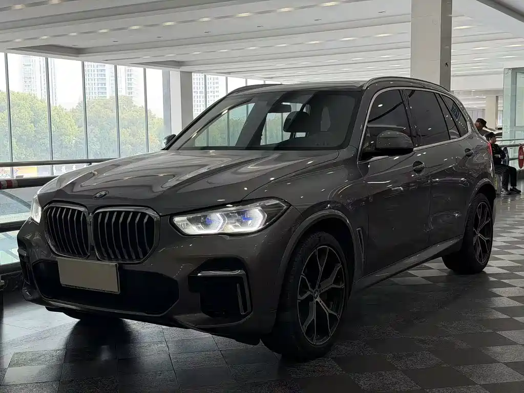 BMW X5 2022 — фото 1