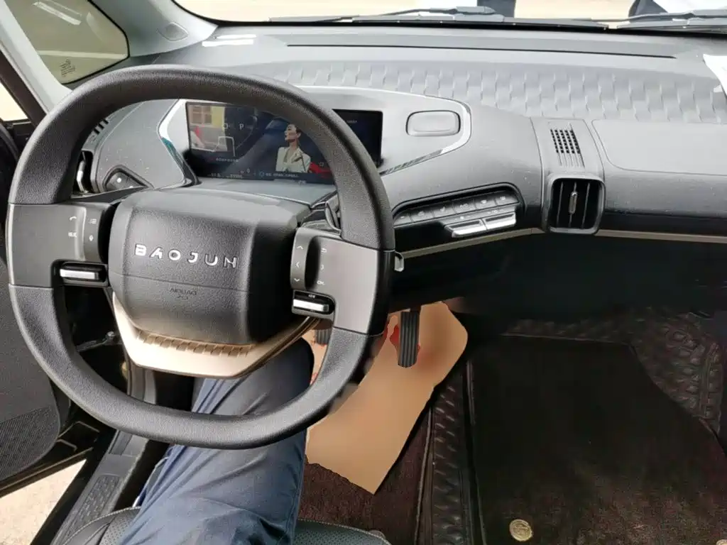 Baojun Kiwi EV 2022 — фото 10