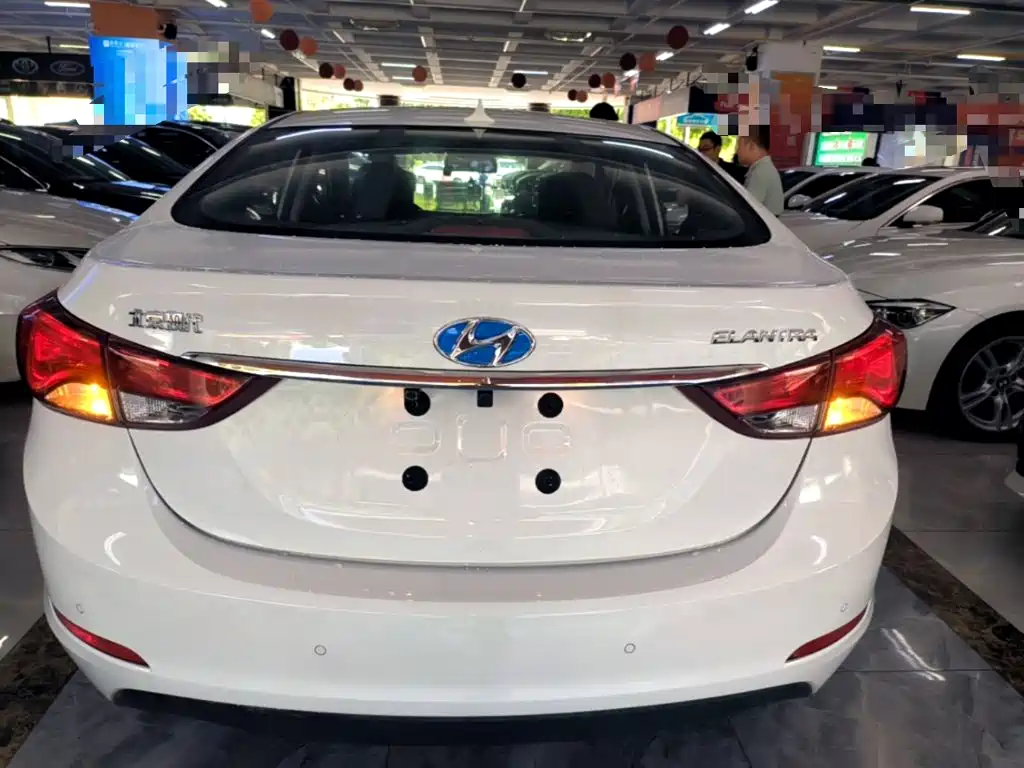 Hyundai Elantra Langdong 2018 — фото 6