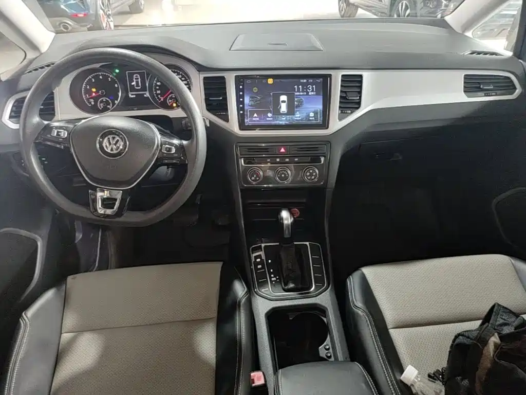 Volkswagen Golf Sportsvan 2019 — фото 10