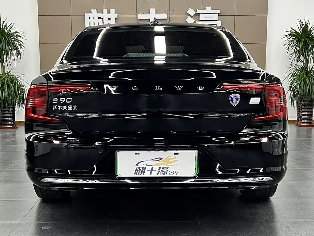 Volvo S90 PHEV 2024 — фото 16