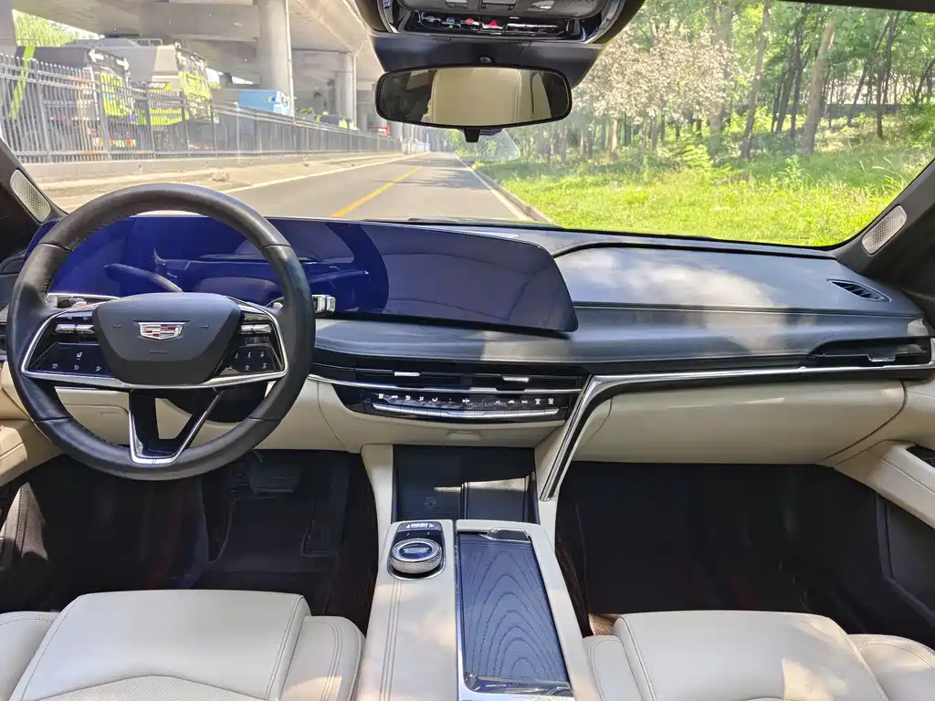 Cadillac CT6 2023 — фото 11