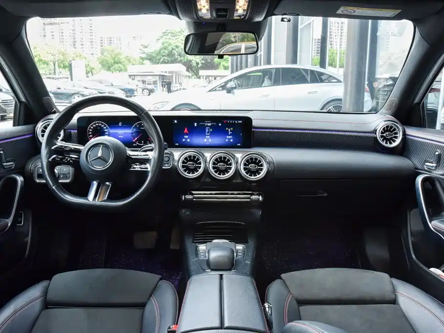Mercedes-Benz A-Class 2024 — фото 8