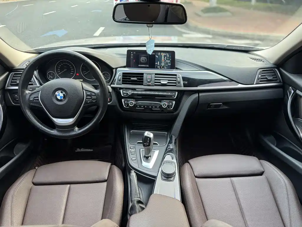 BMW 3 Series 2019 — фото 4