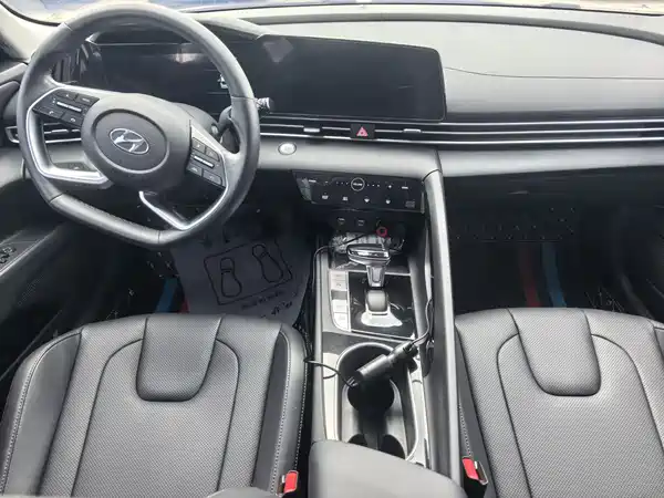 Hyundai Elantra 2021