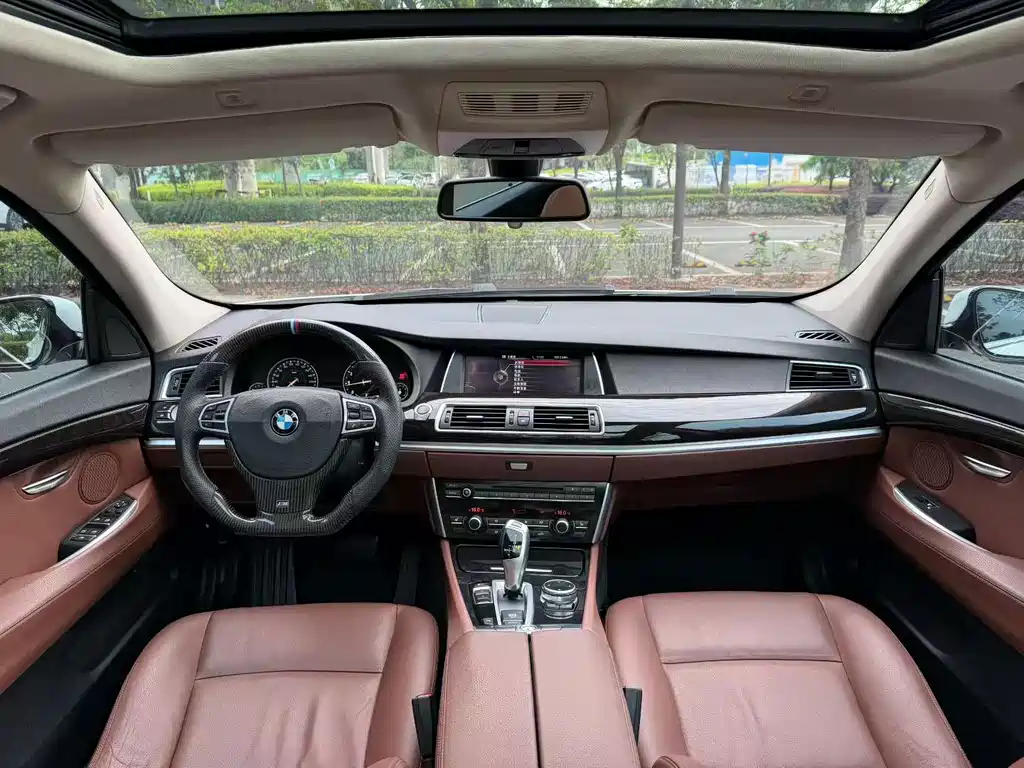 BMW 5 Series GT 2015 — фото 8