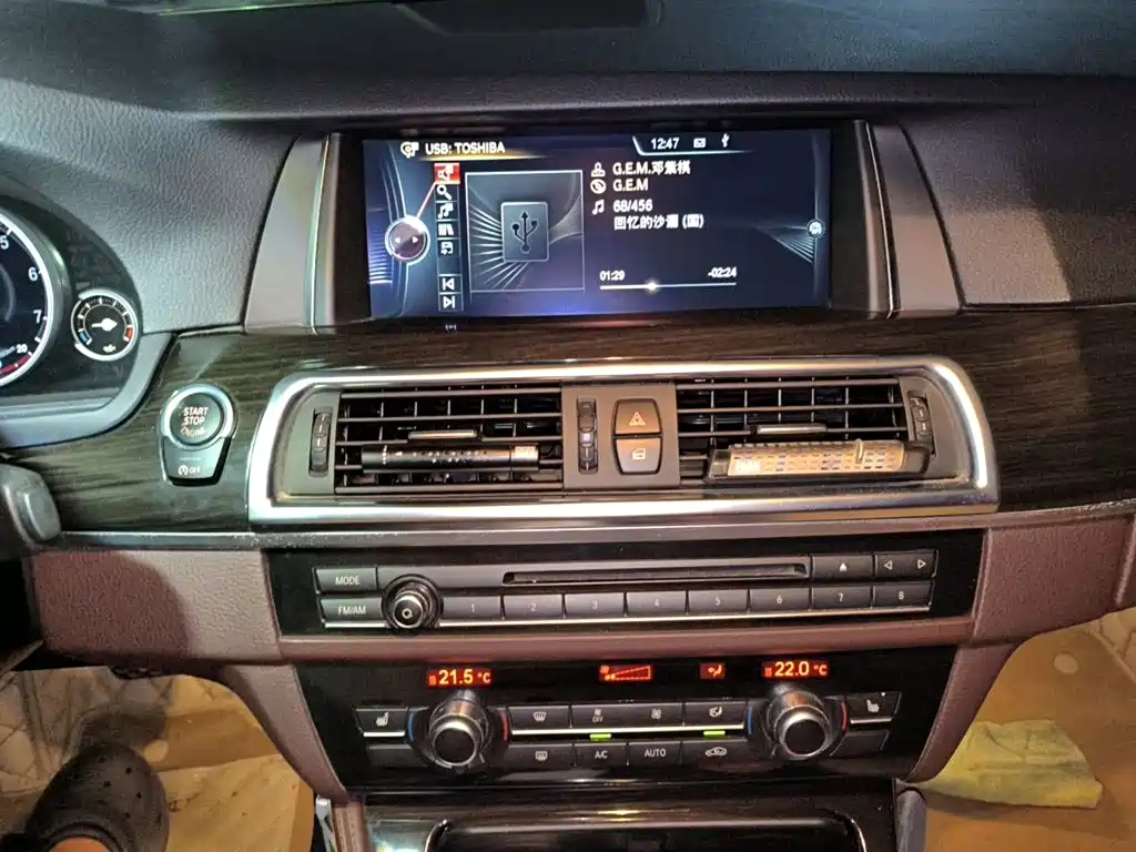 BMW 5 Series 2016 — фото 14