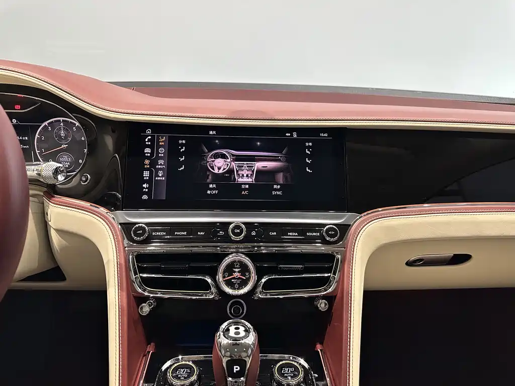 Bentley Flying Spur 2024 — фото 17